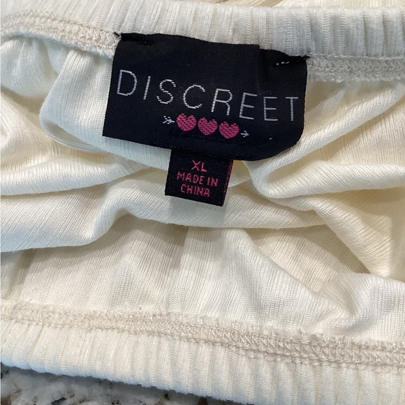 Discreet, XL, cream bodysuit - Picture 3 of 3